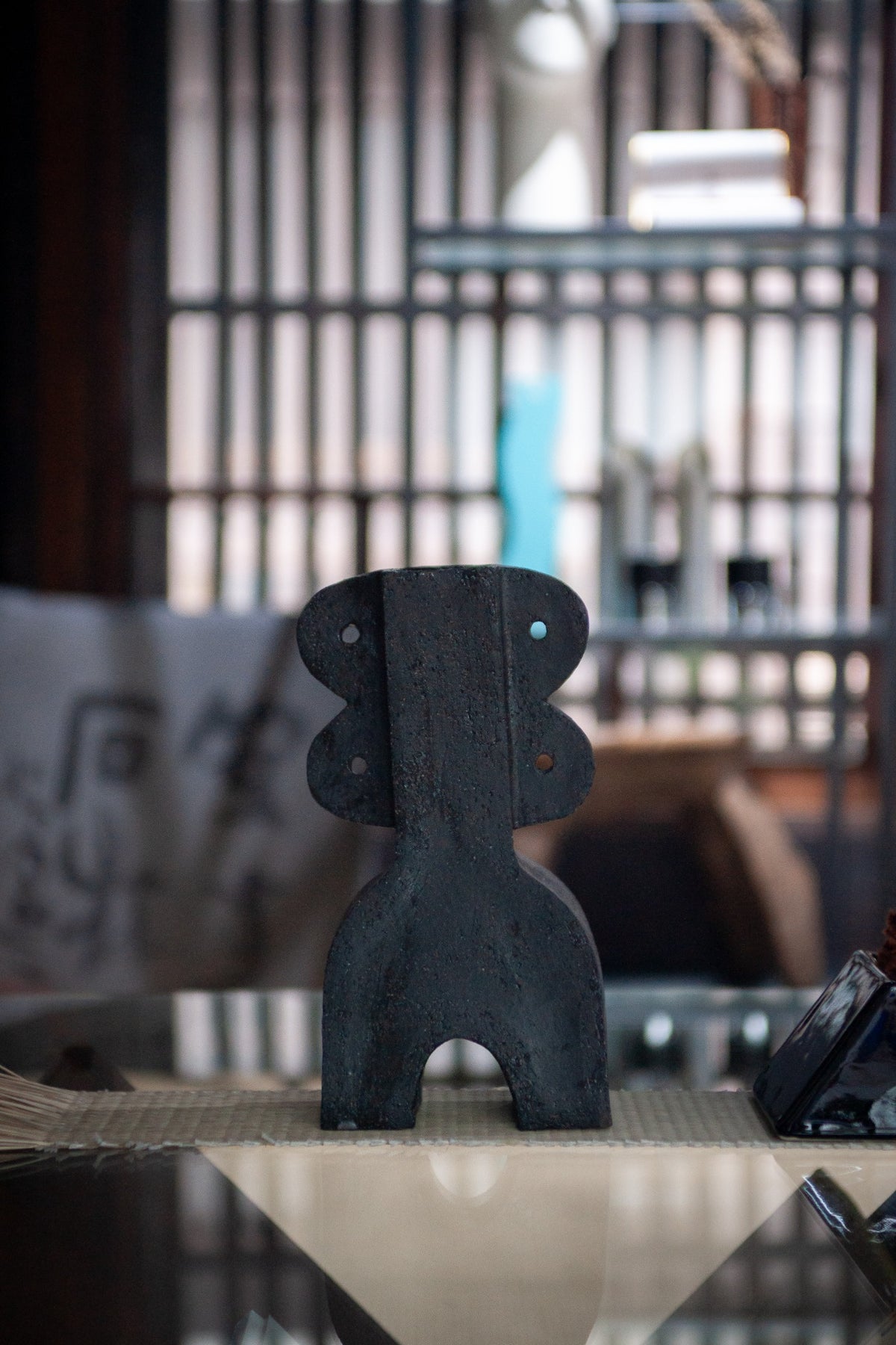 黒い人 VASE 正面