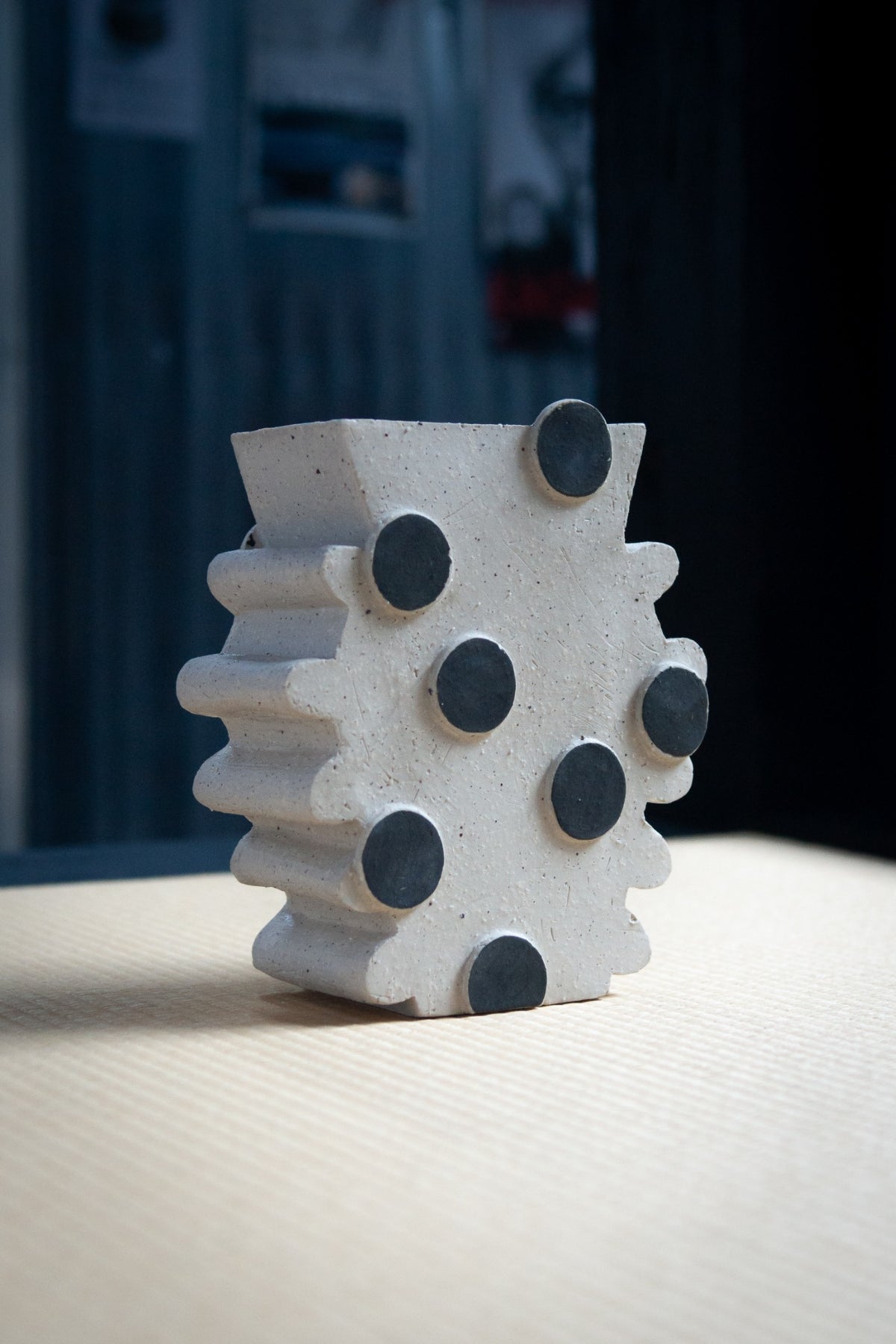 VASE 陶器 オブジェ 花器 斜め
